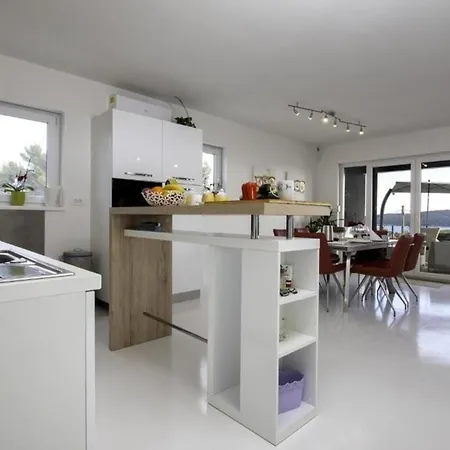 Mit Privatpool Fuer 6 Personen Ca 150 Qm In Pomer, Istrien Istrische Riviera