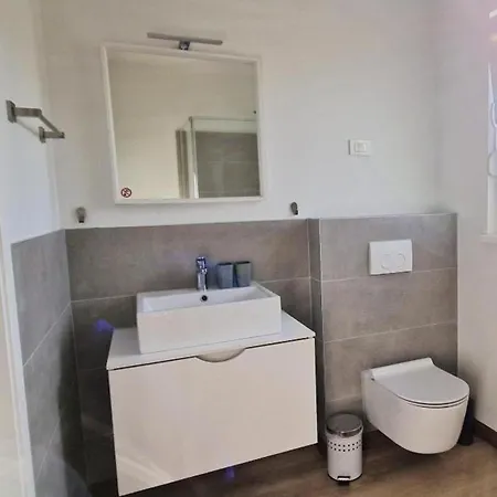 度假居 Mit Privatpool Fuer 6 Personen Ca 150 Qm In Pomer, Istrien Istrische Riviera